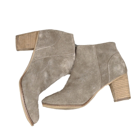 Michael Shannon Wmn 10 Taupe Suede Ankle Bootie - Picture 6 of 10